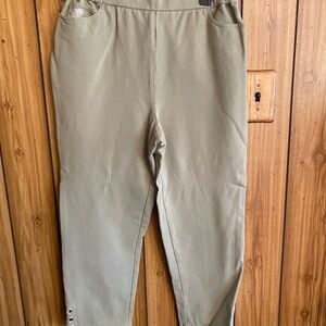 Dream Jeanne’s Olive Green Pants